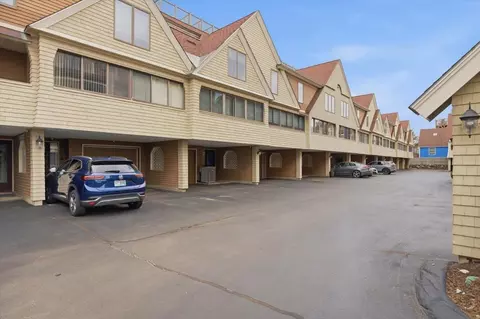 989 Ocean Blvd #8, Hampton, NH 03842