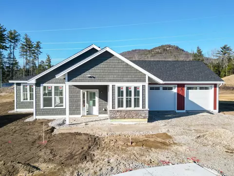 61 Whispering Pines Pl #7, Conway, NH 03860