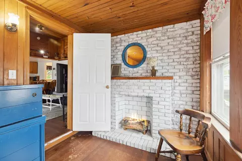 Entry Way - 13 Ocean Blvd, Hampton, NH 03842 photo 2 of 2