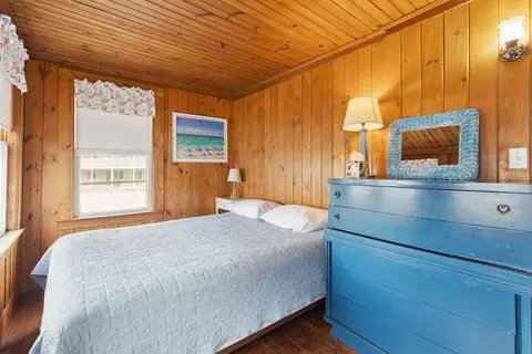 Bedroom - 13 Ocean Blvd, Hampton, NH 03842 photo 5 of 7