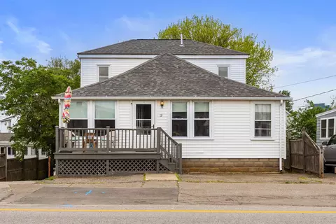 13 Ocean Blvd, Hampton, NH 03842