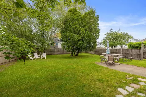 Exterior - 13 Ocean Blvd, Hampton, NH 03842 photo 3 of 6