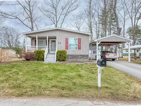 310 Friar Tuck Dr, Exeter, NH 03833