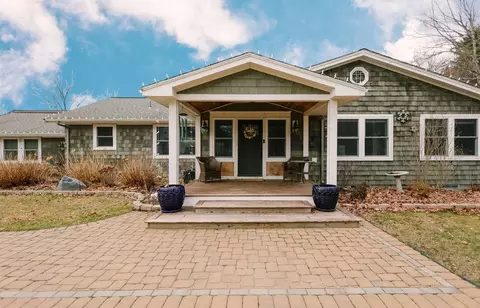 1 Bona Vista Dr, Bow, NH 03304