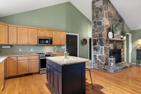 Kitchen - 2 Riverwoods Dr, Exeter, NH 03833 photo 5 of 6