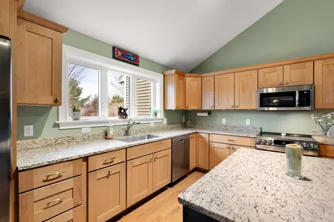 Kitchen - 2 Riverwoods Dr, Exeter, NH 03833 photo 4 of 6