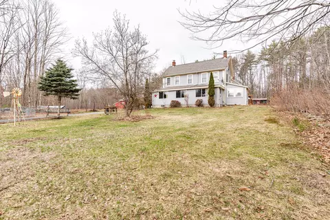 671 Washington St, Barrington, NH 03825