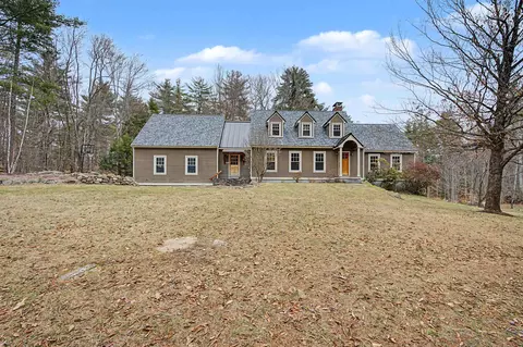 61 S Brook Cir, Bradford, NH 03221
