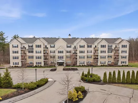 61 Acadia Ln #103, Exeter, NH 03833