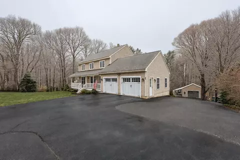 19 Rouleau Dr, Somersworth, NH 03878
