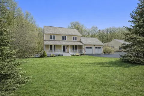 19 Rouleau Dr, Somersworth, NH 03878