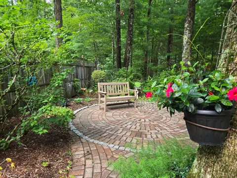 155 Chase Rd, South Hampton, NH 03827
