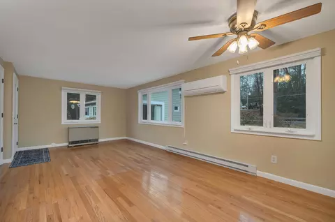 Living - 5 Piscataqua Rd, Concord, NH 03301 photo 4 of 5