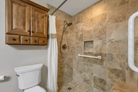 Bath - 5 Piscataqua Rd, Concord, NH 03301 photo 2 of 2