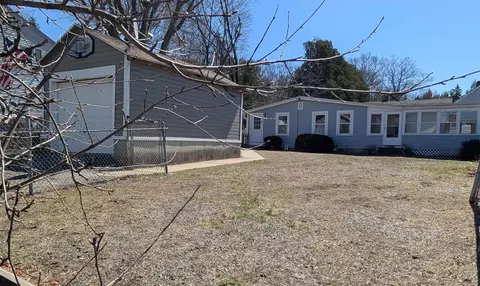 11 Bellevue St, Manchester, NH 03103