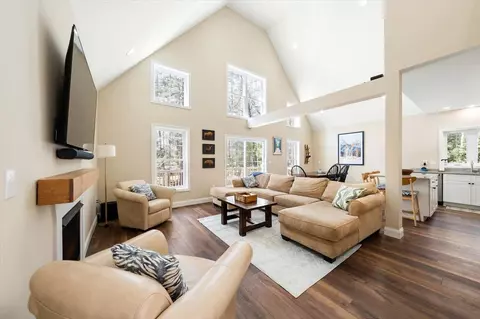34 Interlaken Cir, Madison, NH 03849