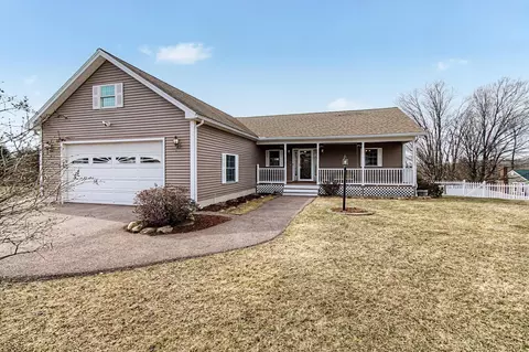 89 Horseshoe Cir, Milton, VT 05468