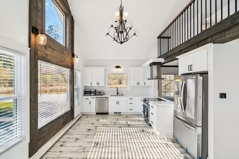 96 E Randolph Rd, Chelsea, VT 05038