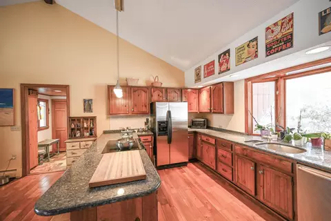 Kitchen - 103 Silver Cir, Barre, VT 05641 photo 4 of 6