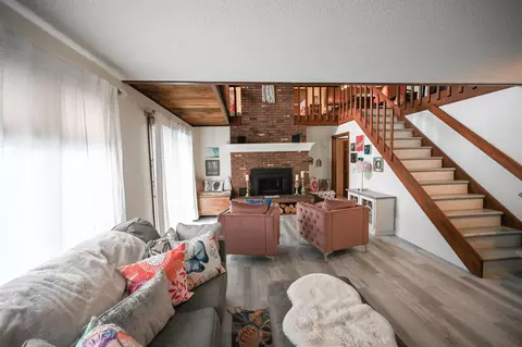 Living - 103 Silver Cir, Barre, VT 05641 photo 3 of 8