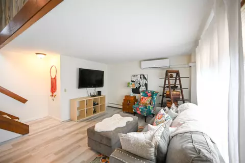 Living - 103 Silver Cir, Barre, VT 05641 photo 4 of 8