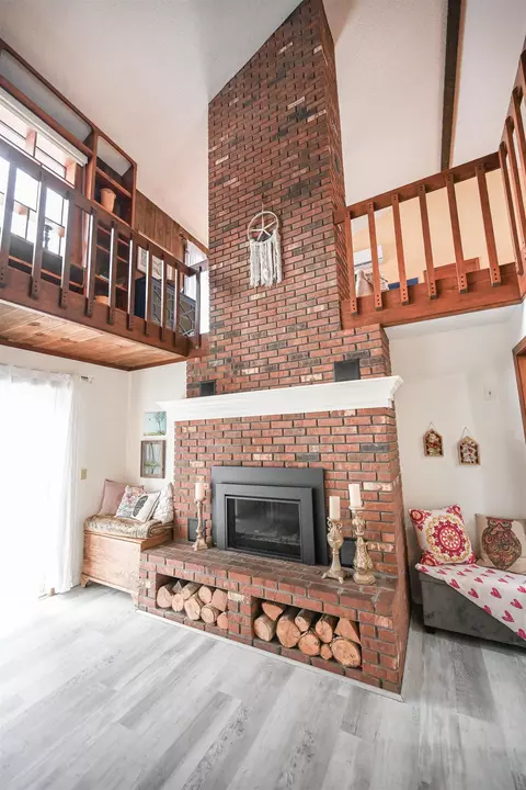 Living - 103 Silver Cir, Barre, VT 05641 photo 6 of 8