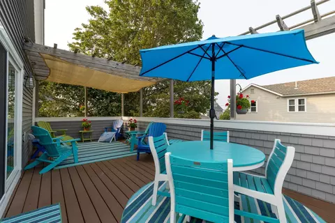 Exterior - 6 Cora Ave, Hampton, NH 03842 photo 3 of 9