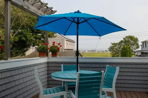 Exterior - 6 Cora Ave, Hampton, NH 03842 photo 5 of 9