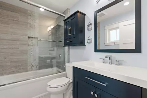 Bath - 6 Cora Ave, Hampton, NH 03842 photo 4 of 6