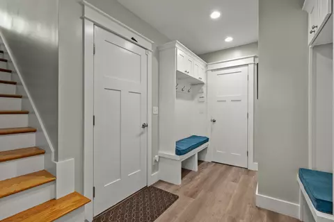 Entry Way - 6 Cora Ave, Hampton, NH 03842 photo 4 of 4