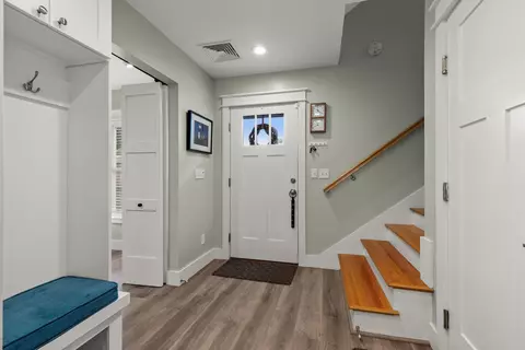 Entry Way - 6 Cora Ave, Hampton, NH 03842 photo 3 of 4