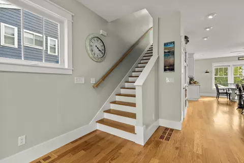 Entry Way - 6 Cora Ave, Hampton, NH 03842 photo 1 of 4