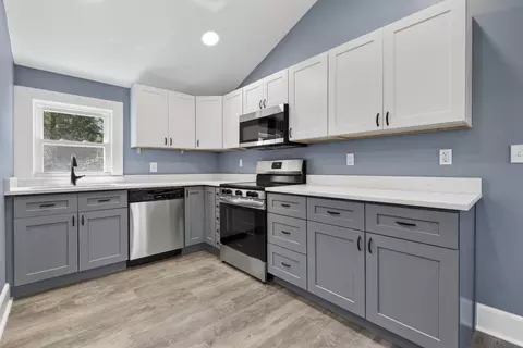 228 Main St, Hampstead, NH 03841