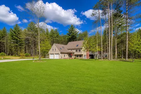 84 Butterfield Mill Rd, New Boston, NH 03070