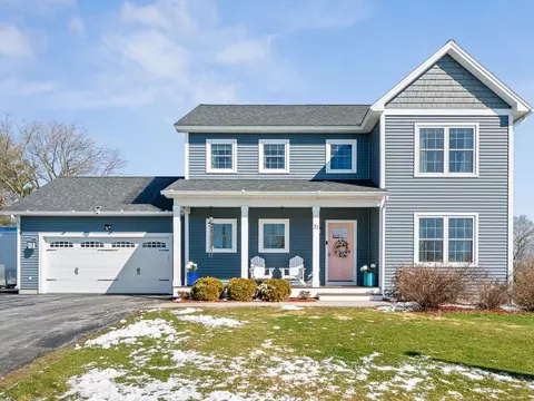 71 Commodore Dr, Vergennes, VT 05491