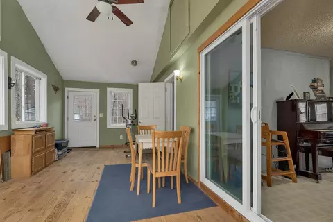 Entry Way - 9 Hemlock Dr, Wolfeboro, NH 03894 photo 2 of 4