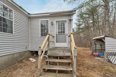 Exterior - 9 Hemlock Dr, Wolfeboro, NH 03894 photo 3 of 5