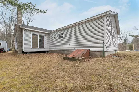 Exterior - 9 Hemlock Dr, Wolfeboro, NH 03894 photo 4 of 5