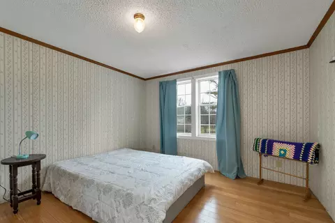 Bedroom - 9 Hemlock Dr, Wolfeboro, NH 03894 photo 3 of 7