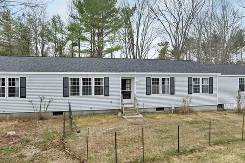 Exterior - 9 Hemlock Dr, Wolfeboro, NH 03894 photo 2 of 5