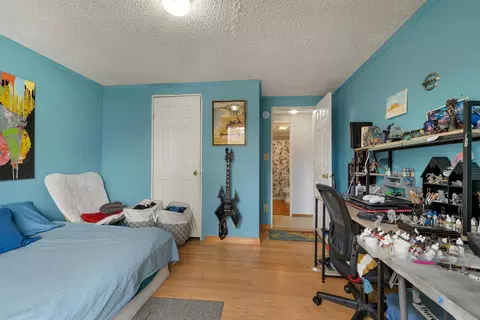 Bedroom - 9 Hemlock Dr, Wolfeboro, NH 03894 photo 2 of 7