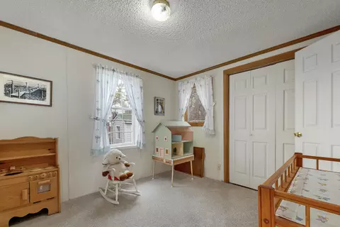 Bedroom - 9 Hemlock Dr, Wolfeboro, NH 03894 photo 6 of 7