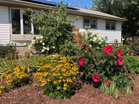 12 Fernand St, Manchester, NH 03103