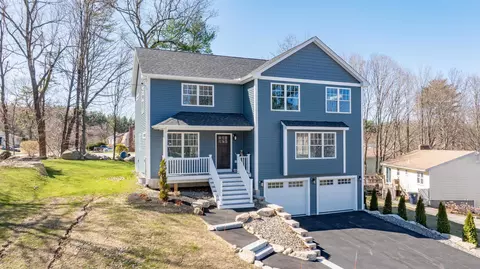 9 Michelle Dr, Nashua, NH 03062