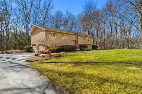 11 Mulberry Ln, Bedford, NH 03110