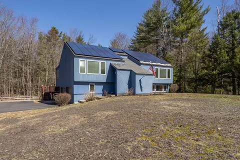 49 Birkdale Rd, Bedford, NH 03110