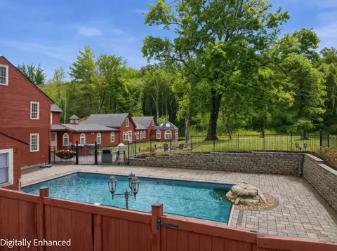 23 Old Manchester Rd, Amherst, NH 03031