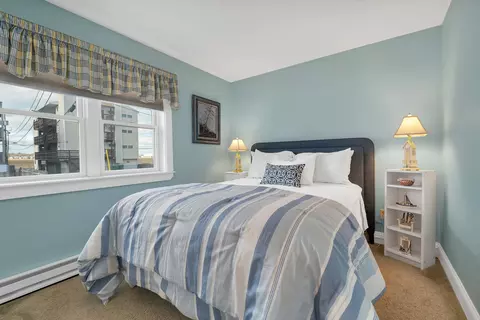 Bedroom - 421 Ocean Blvd #N1, Hampton, NH 03842 photo 1 of 4