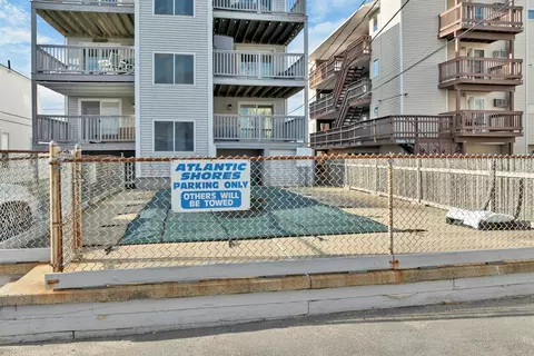 Exterior - 421 Ocean Blvd #N1, Hampton, NH 03842 photo 1 of 9