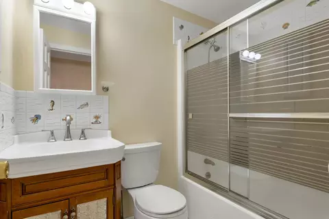 Bath - 421 Ocean Blvd #N1, Hampton, NH 03842 photo 1 of 2